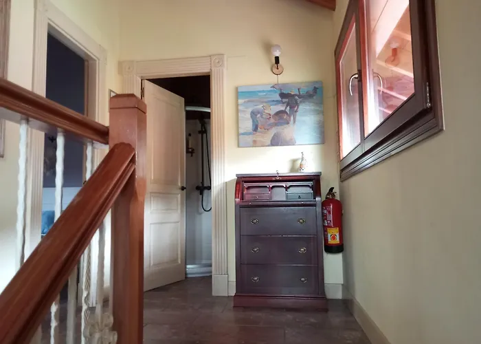 Dom wakacyjny La Casa Malvarrosa- Piscina Climatizada Ampuero