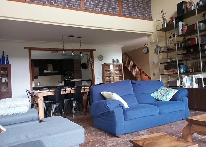 La Casa Malvarrosa- Piscina Climatizada Ampuero